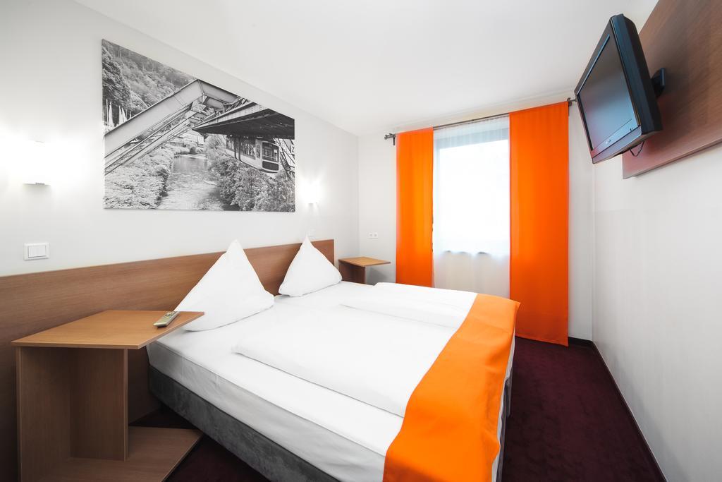 Mcdreams Hotel Wuppertal City מראה חיצוני תמונה