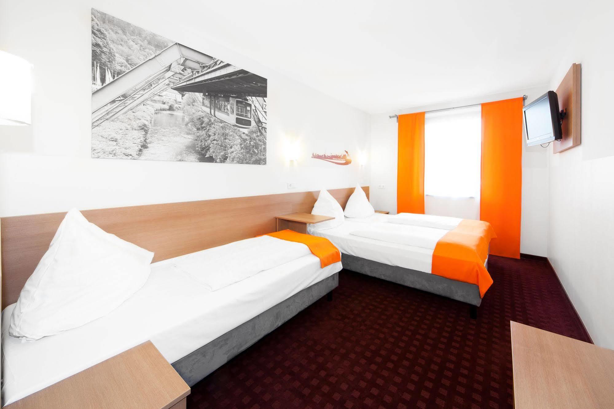 Mcdreams Hotel Wuppertal City מראה חיצוני תמונה